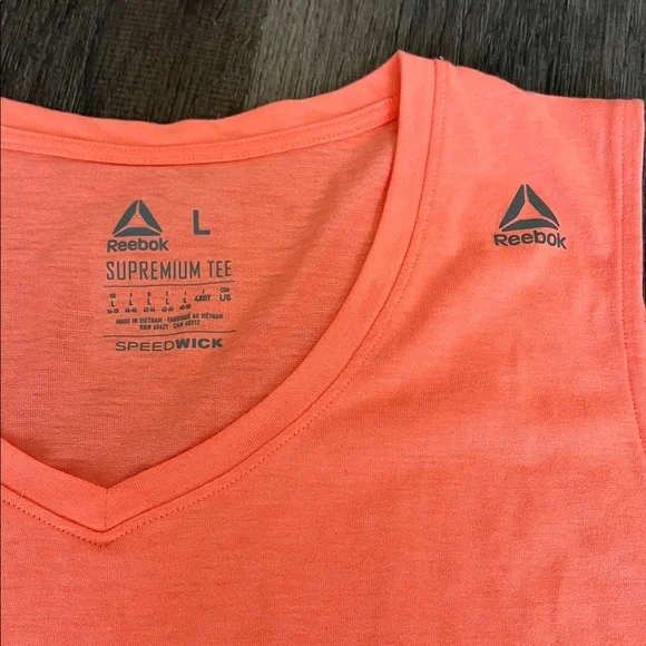 (4) Reebok Tank Top - Picture 2 of 2